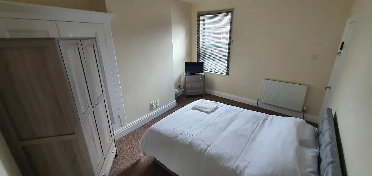 Гостевой дом Apartment In Central Донкастер